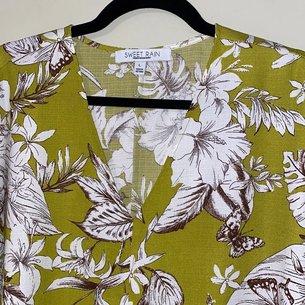 Sweet Rain large oversized floral v neck green blouse with bow tie bottom - Image 4