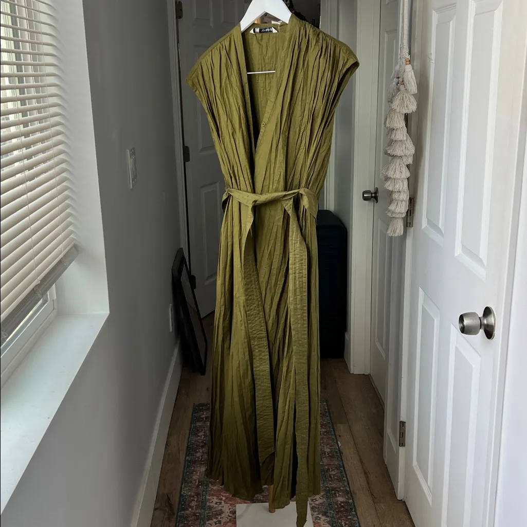 ZARA ZW COLLECTION GREEN BELTED WRINKLE MIDI TO MAXI DRESS XS $189 - Image 4