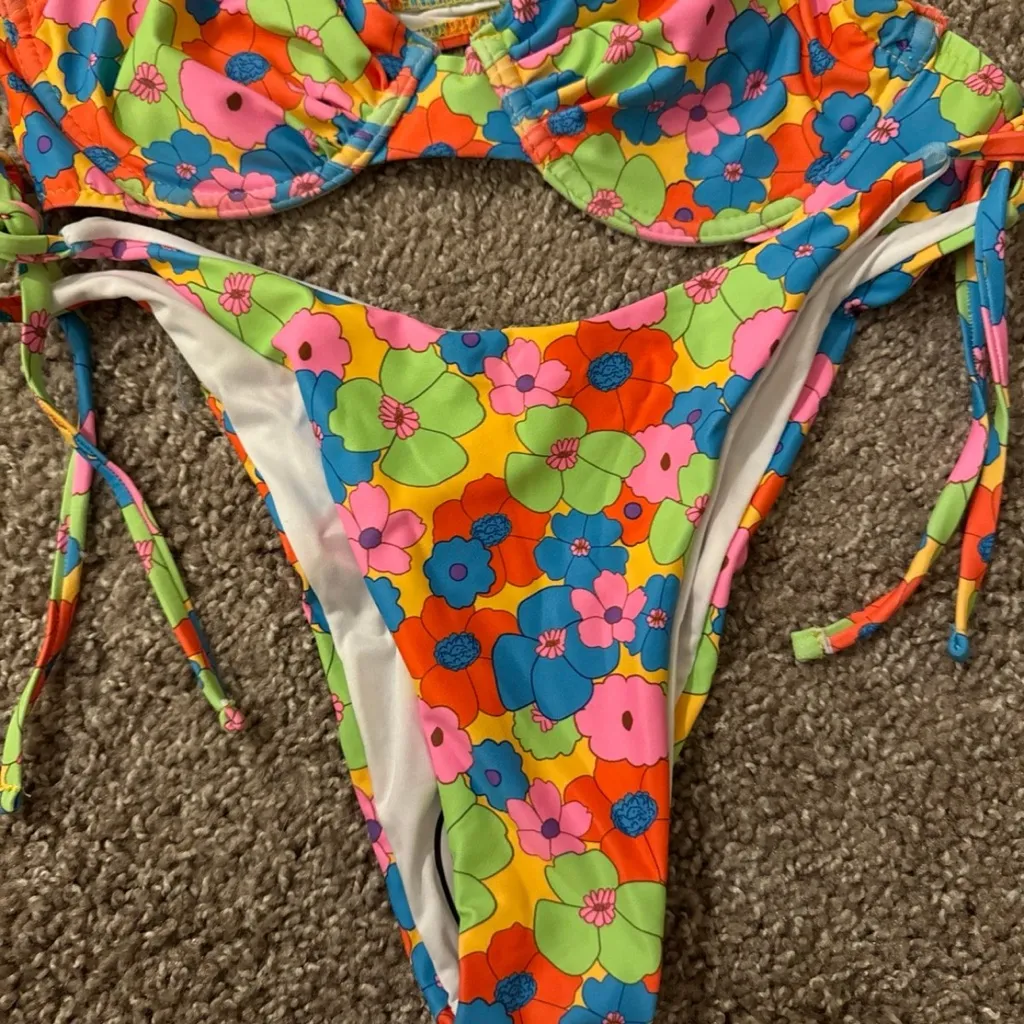 NWT Shein Floral Bikini - Image 3