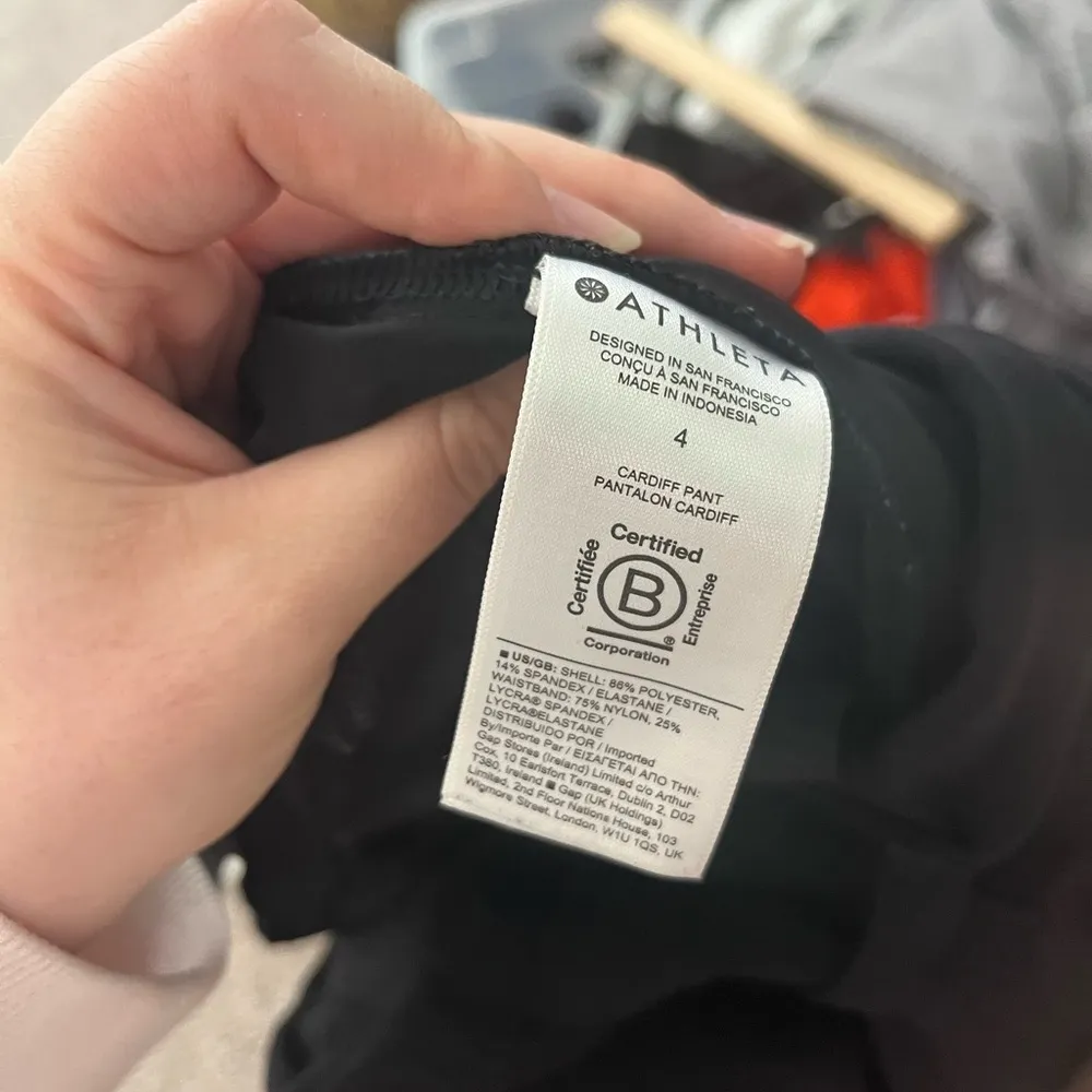 Athleta Cardiff Pant Black Paperbag Size 4 - Image 8