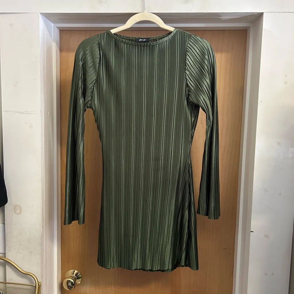 Nasty Gal Plisse Tunic Mini Dress in Army Green - size S - MSRP $49.90!! - Image 4