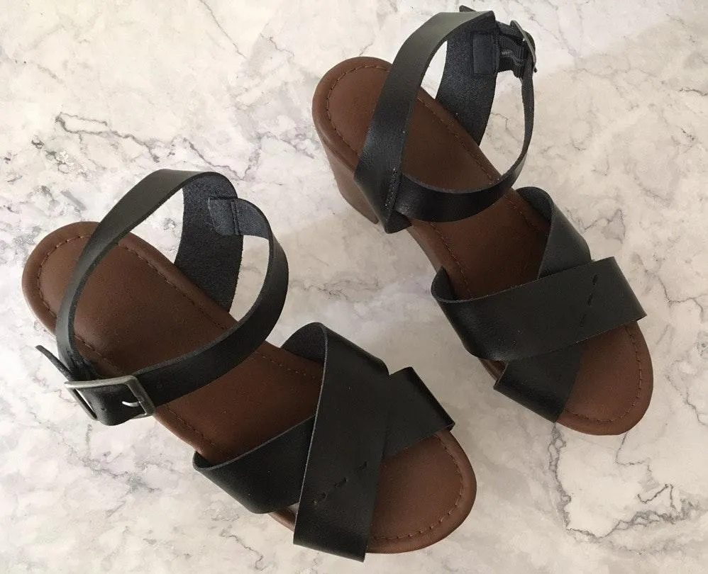 Black Heels/Sandals Size 9 - Image 6