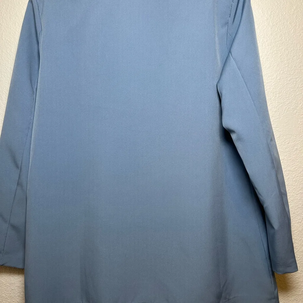 Boohoo Light Blue Blazer with Gold Buttons - Image 4