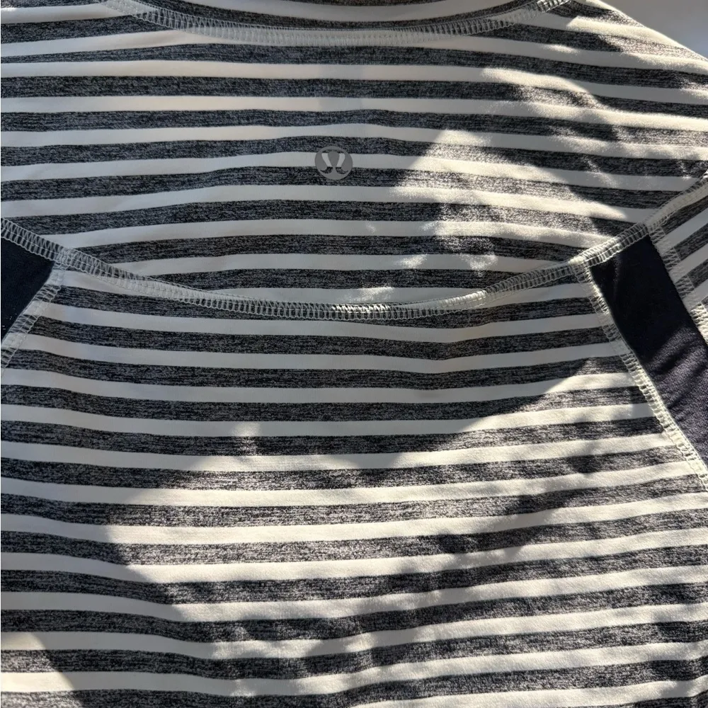 Lululemon - Run Tech Trail Long Sleeve Gray White Thumb Holes - 4 - Image 6