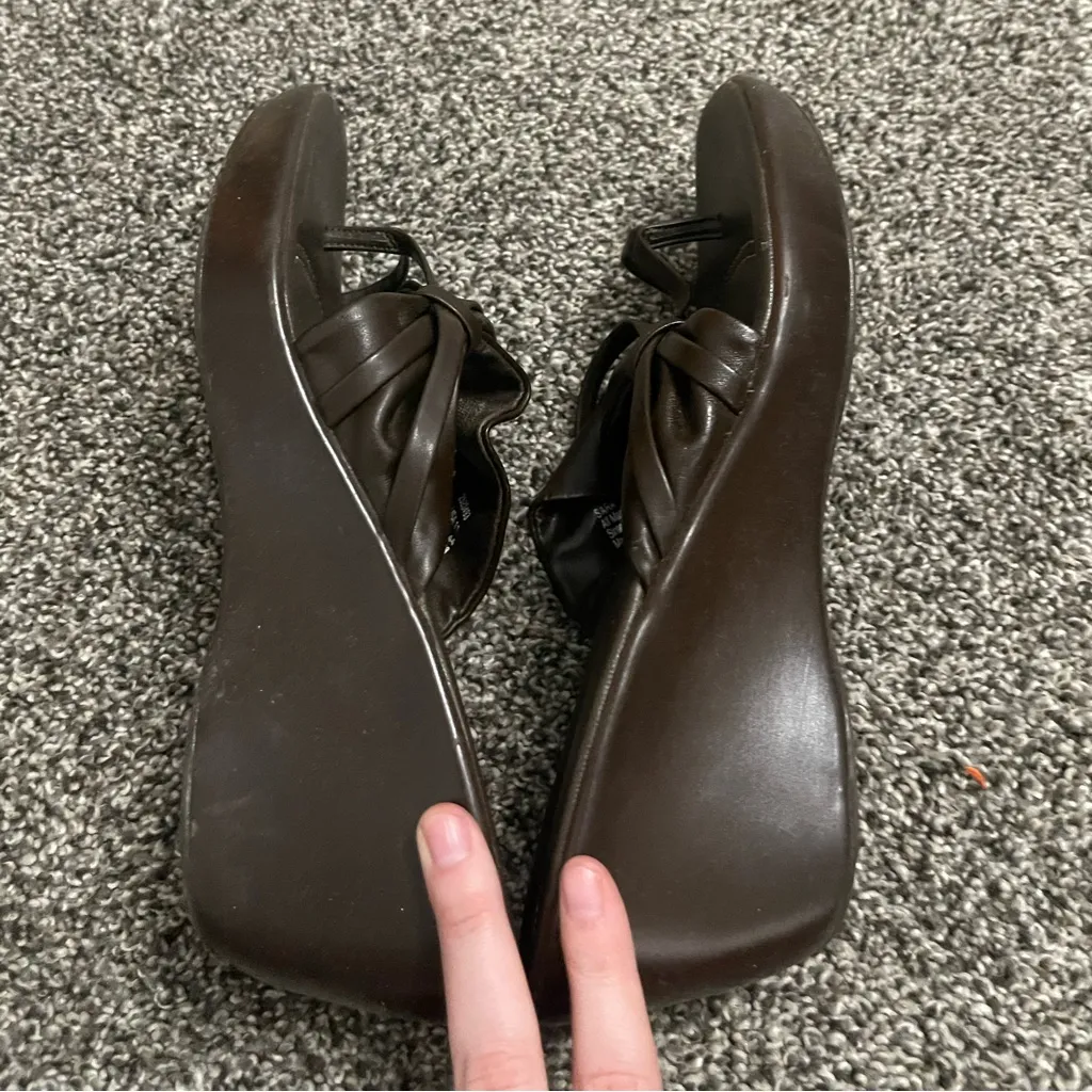 No Boundaries Brown Wedged Sandals 11 - Image 4