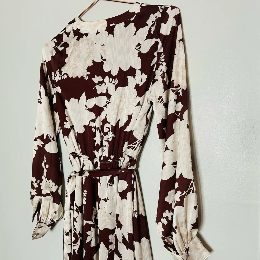 NWT VICI COLLECTION Brown Floral Print Long Sleeve Waist Tie Maxi Dress XS - Image 9
