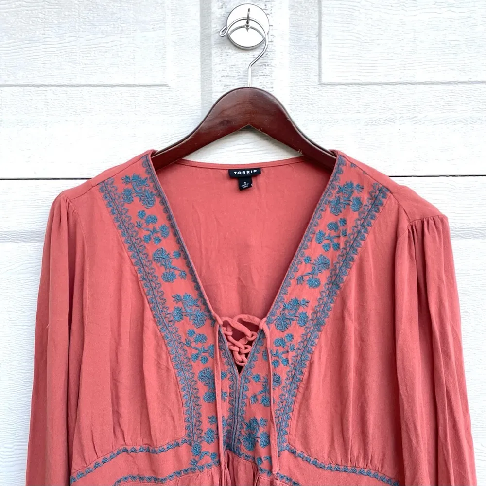 Torrid Womens Shirt Peasant Top Salmon Blue Embroidered Lace Up Long Sleeve 1X - Image 5