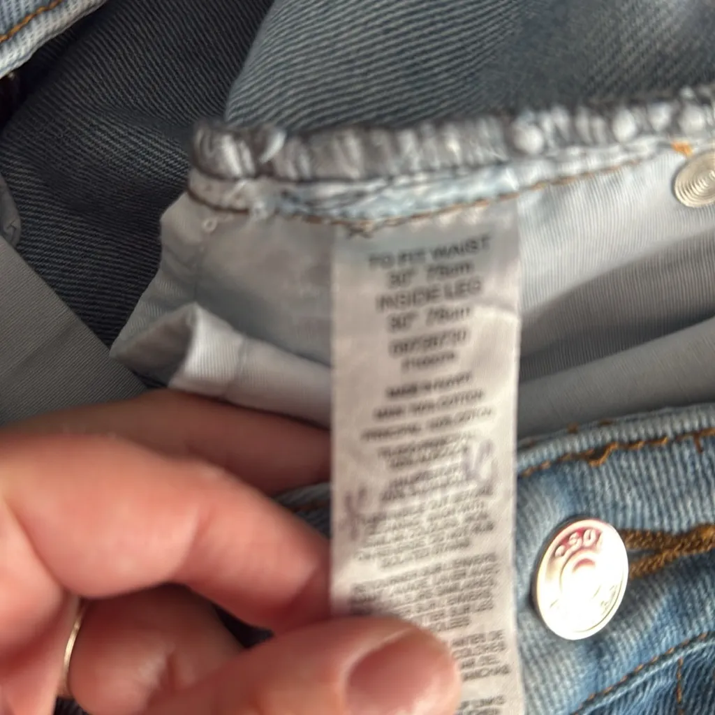 ASOS Design Light Wash Blue Frayed Hem Women's Jean Shorts Size 30 - Image 6