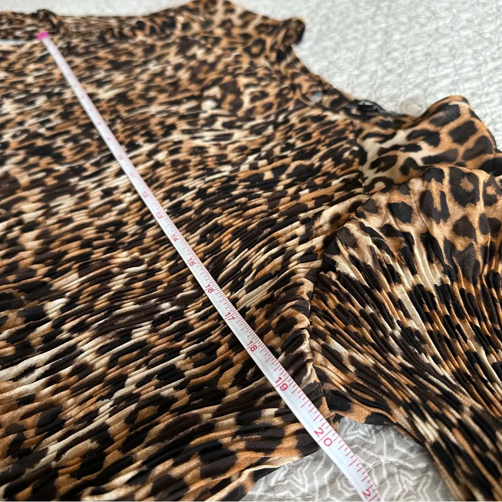 EXPRESS Leopard Print Pleated Georgette Blouse Animal Print Lined Size M - Image 7