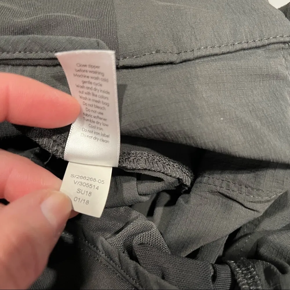 Athleta Gray Trekkie Shorts - Image 7