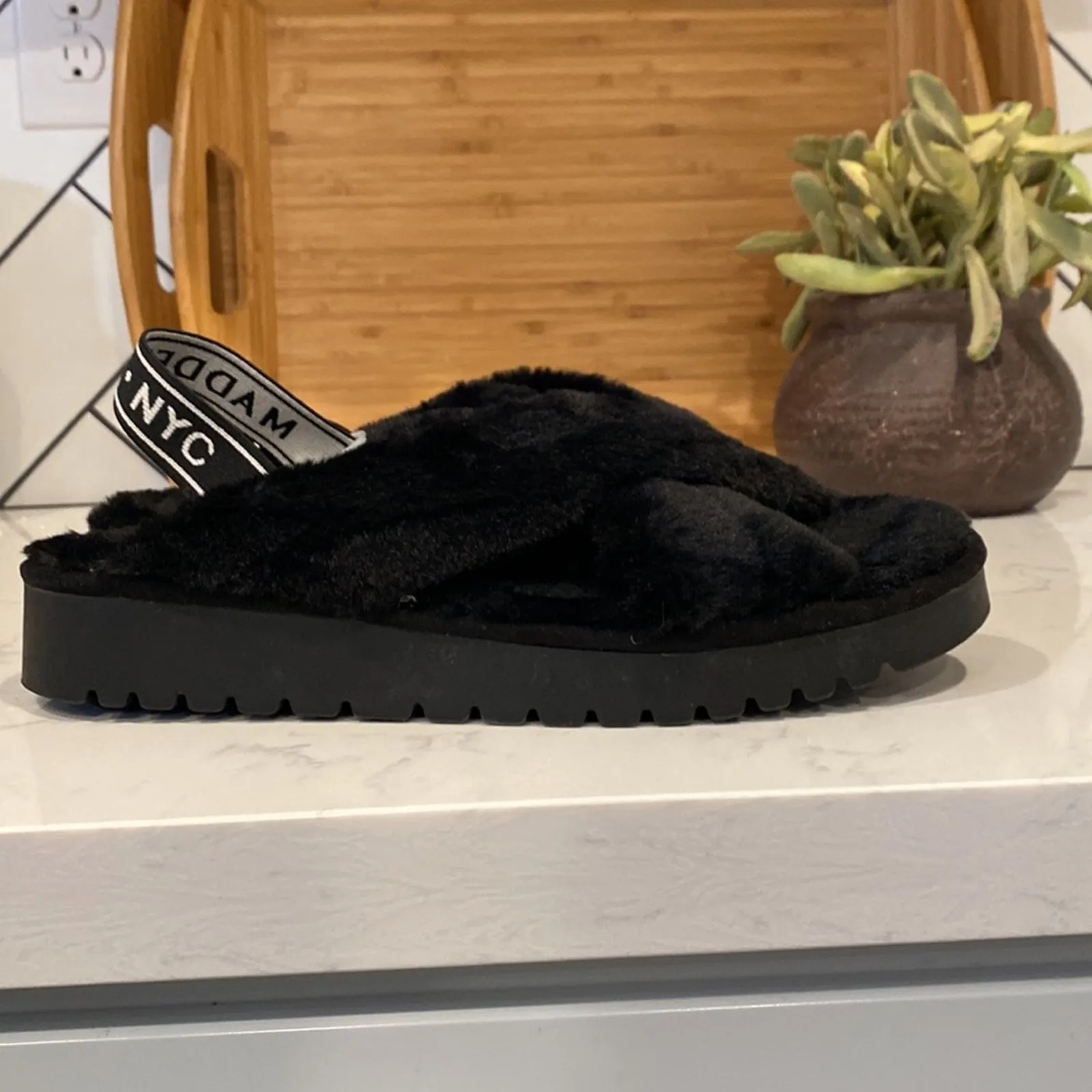 Madden NYC BLACK Faux Fur Crossband Platform Slipper Sandal Elastic cozy z 11 - Image 4
