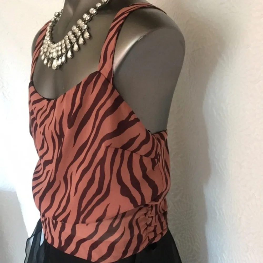 ASTR Women’s Burgundy Zebra Print Crop Tank Top NEW - Image 3