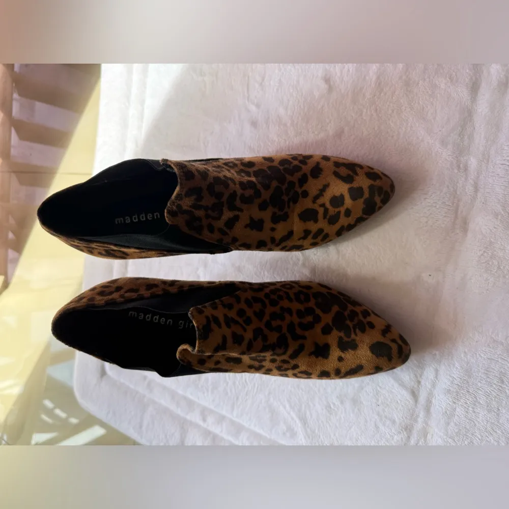 Madden Girl Stretch Women's Leopard Print Faux Suede Booties Slip On Size 8.5M - Image 11