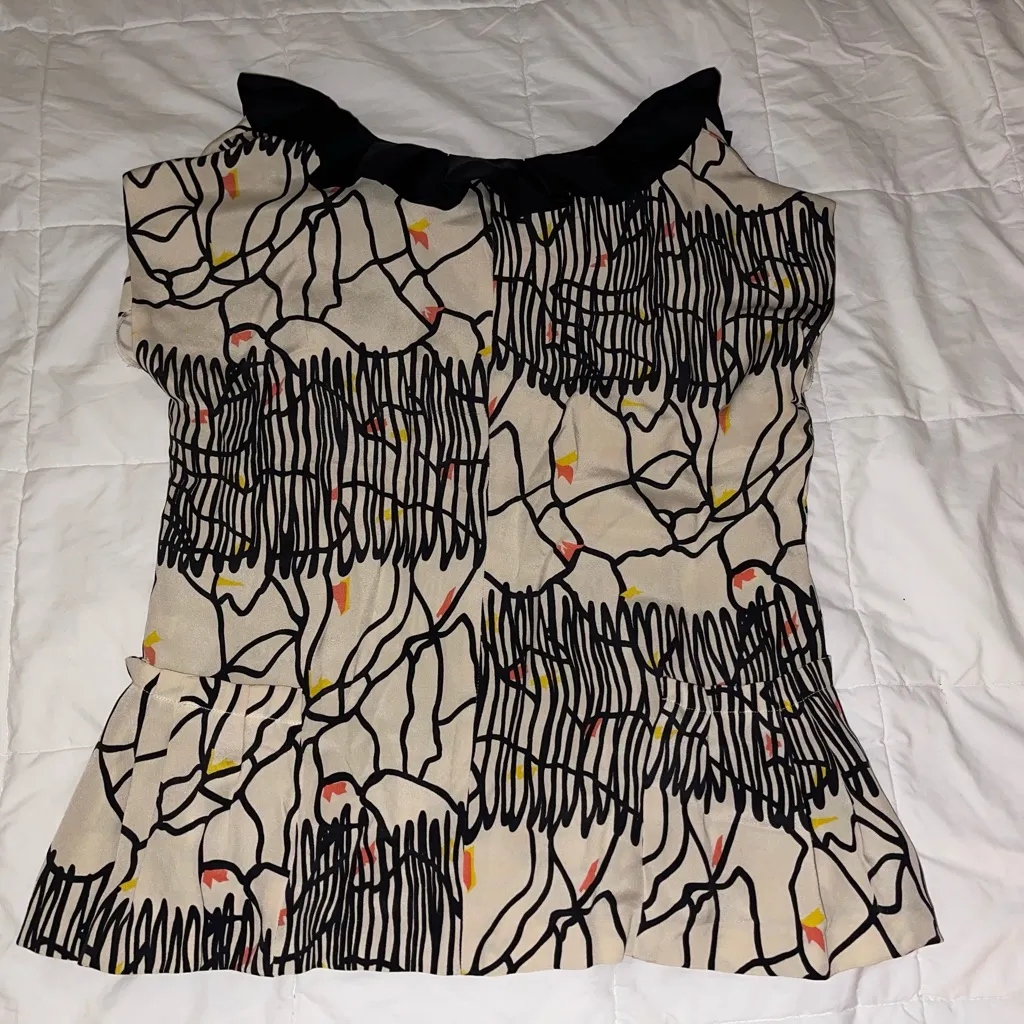 Mischen Ruffle Collar Abstract Print Top Size XS Black - Image 2