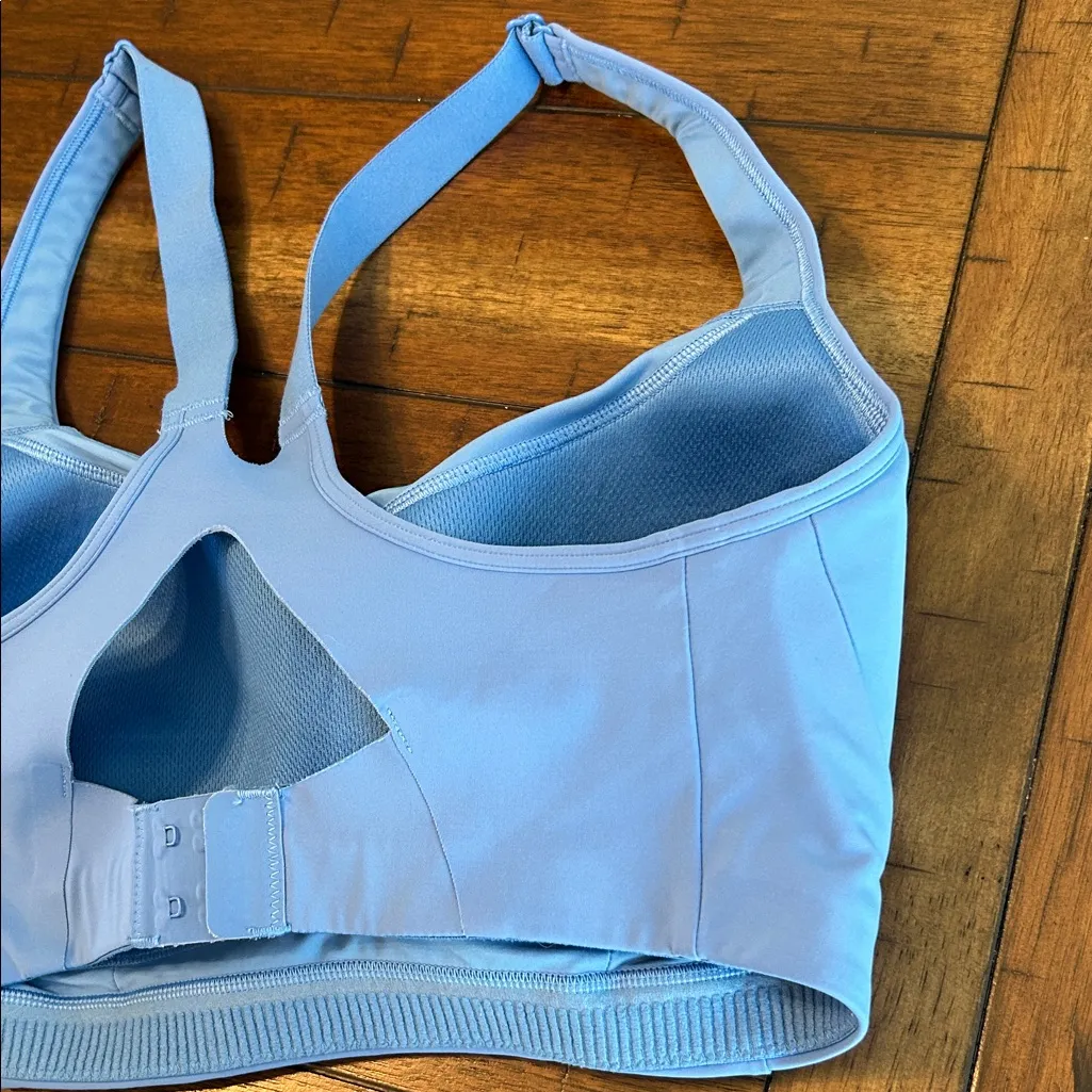 Lululemon  Athletica Enlite Light Blue Sports Bra 34DD EUC - Image 5