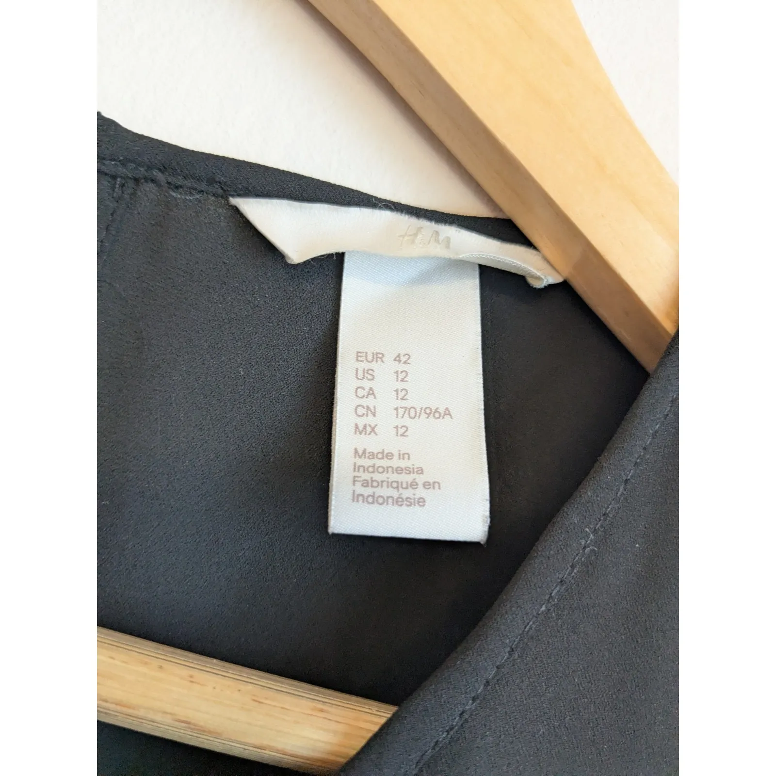 H&M Women's Basic Tunic Top Sleeveless Black Size 12 - Image 2