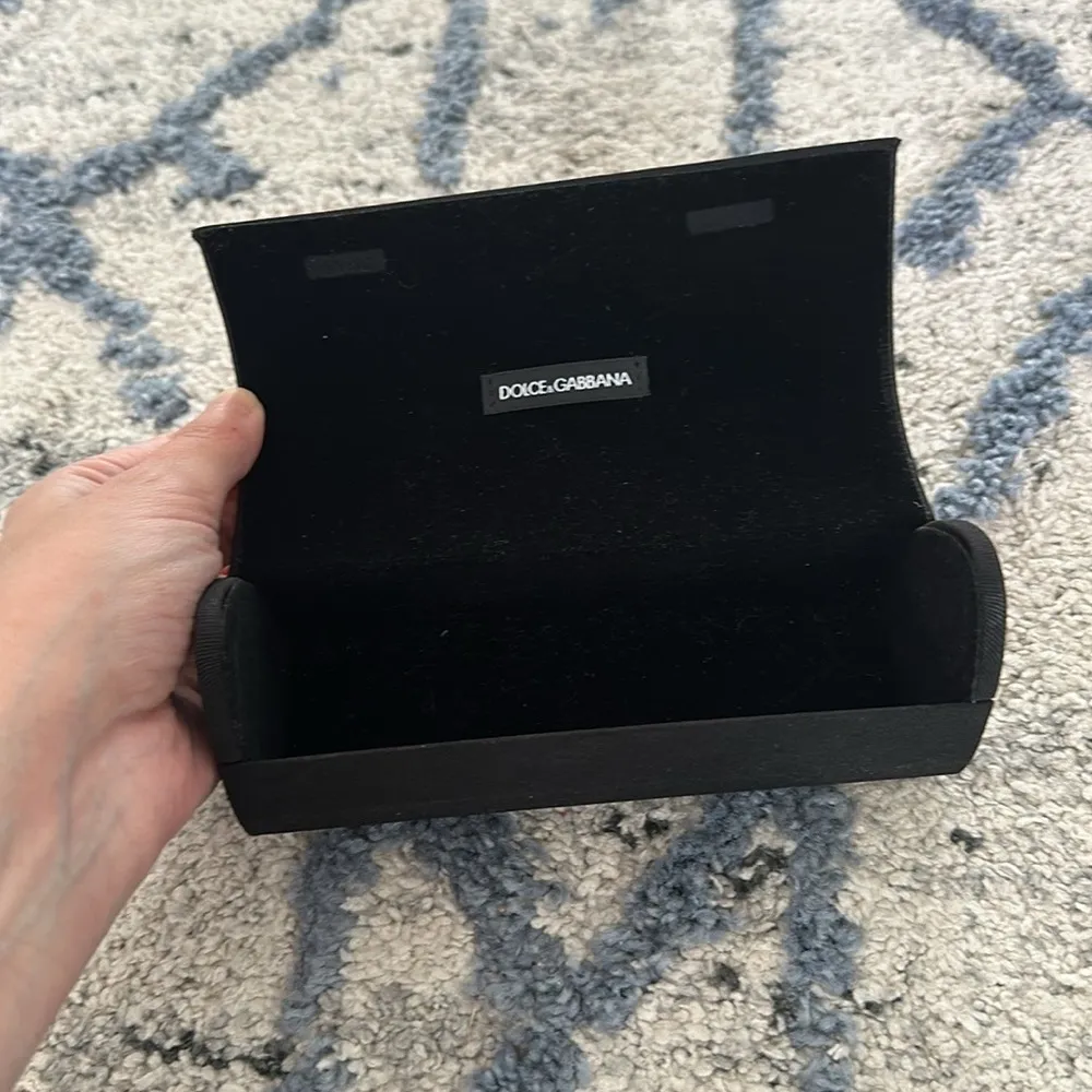 Black dolce and gabanna eye glass case - Image 2