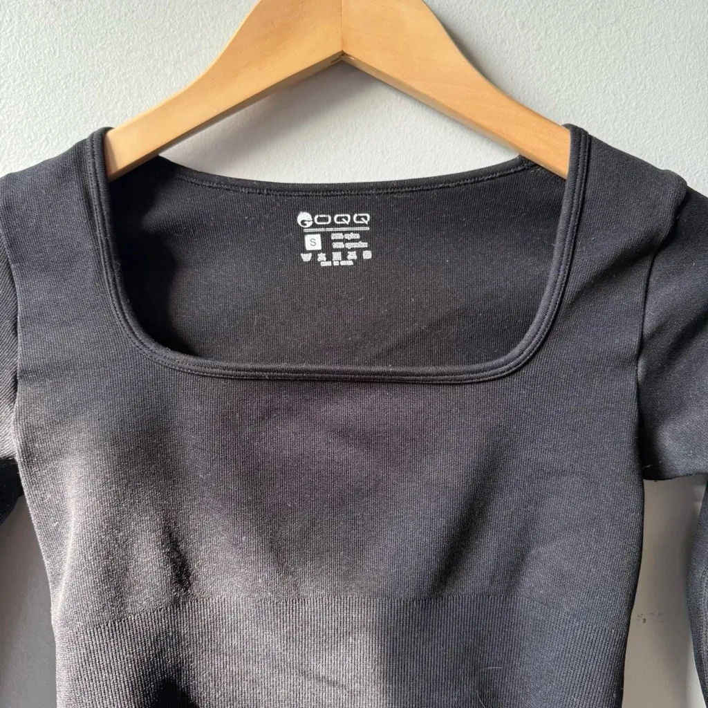 Black square neck bodysuit 🔥 - Image 2