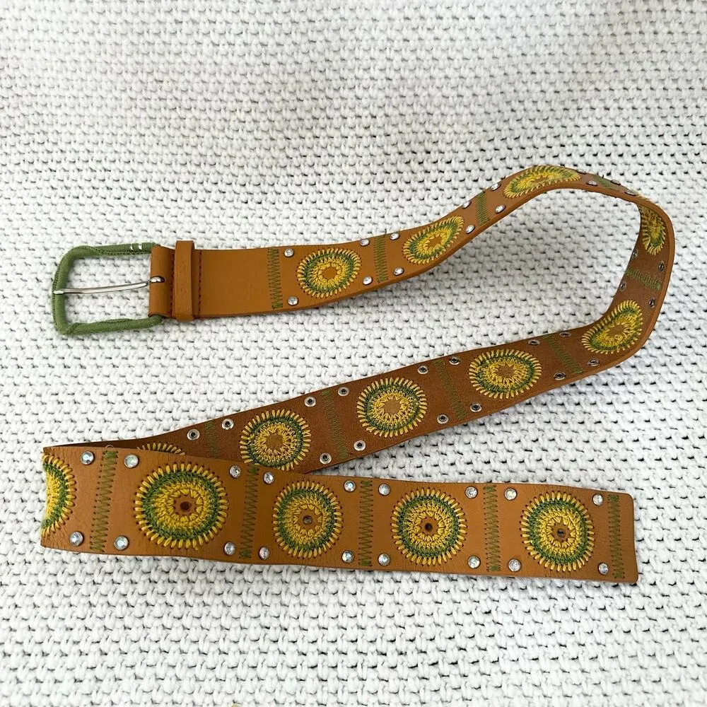 Guess Vintage Tan Patchwork Granny Floral Embrodiered Boho Y2K Belt Large - Image 6