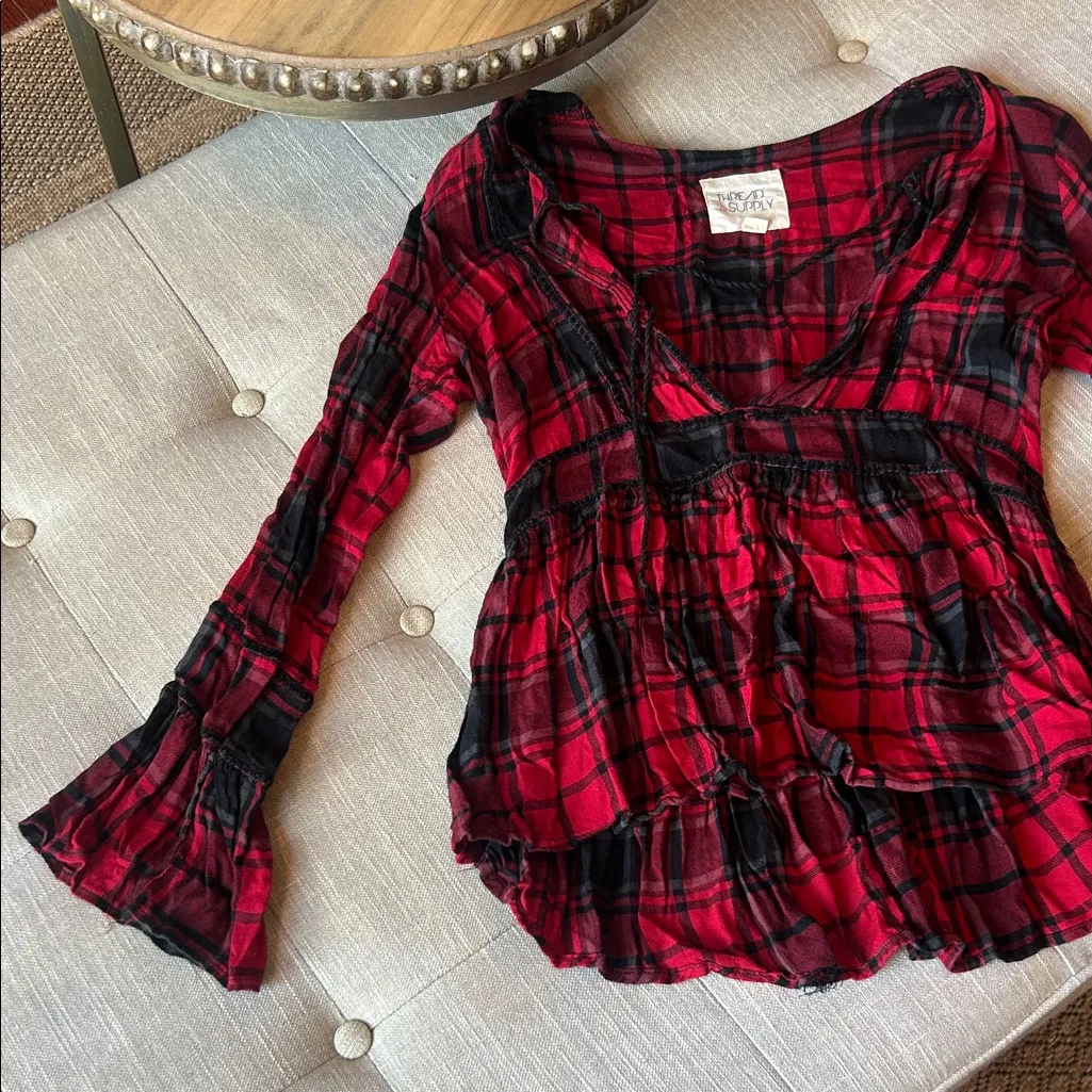 Thread & Supply Red Black Plaid Peplum LS Blouse Size Small - Image 2