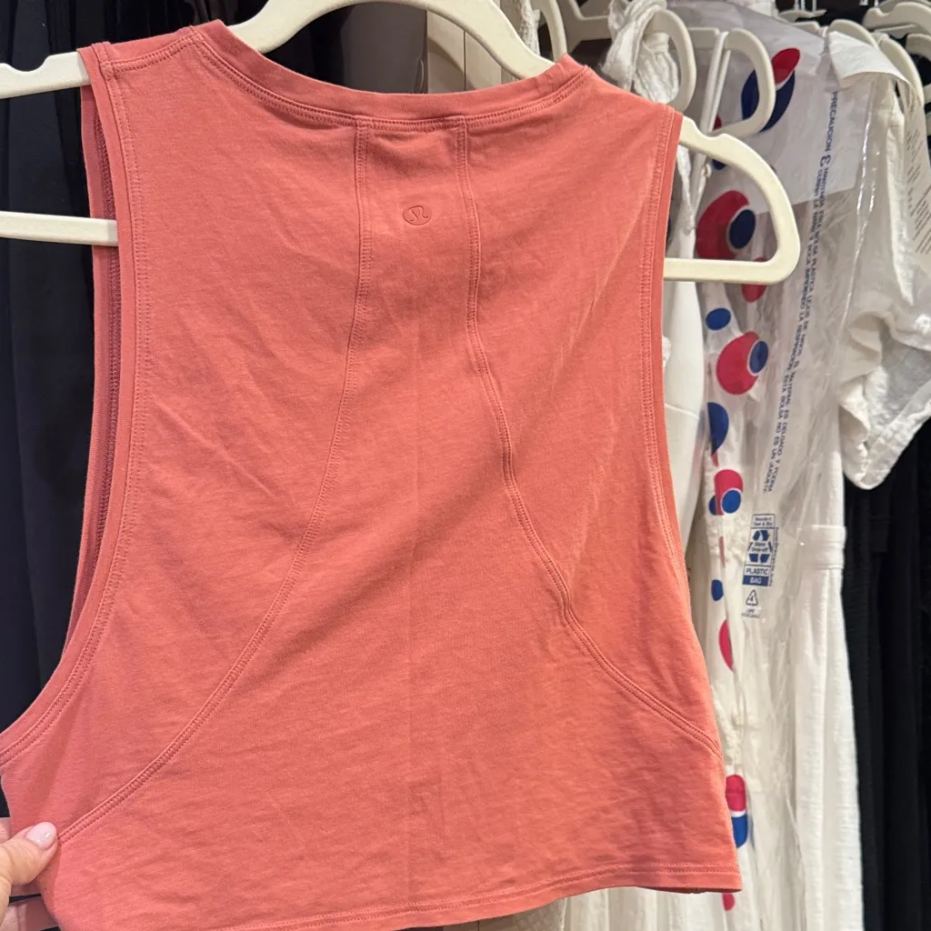 Excellent condition Lululemon Crop workout top - Image 2