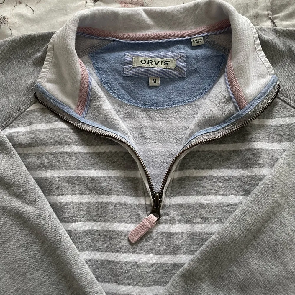 Orvis women’s striped gray 1/4 zip logo pockets pullover sweatshirt, size M - Image 13