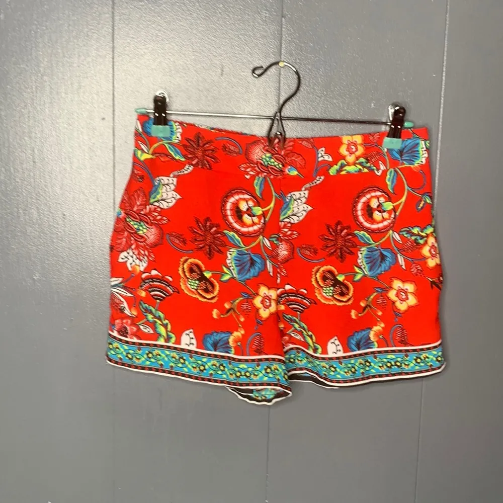 IN San Francisco Floral pull‎ on Short Size Small - Image 6