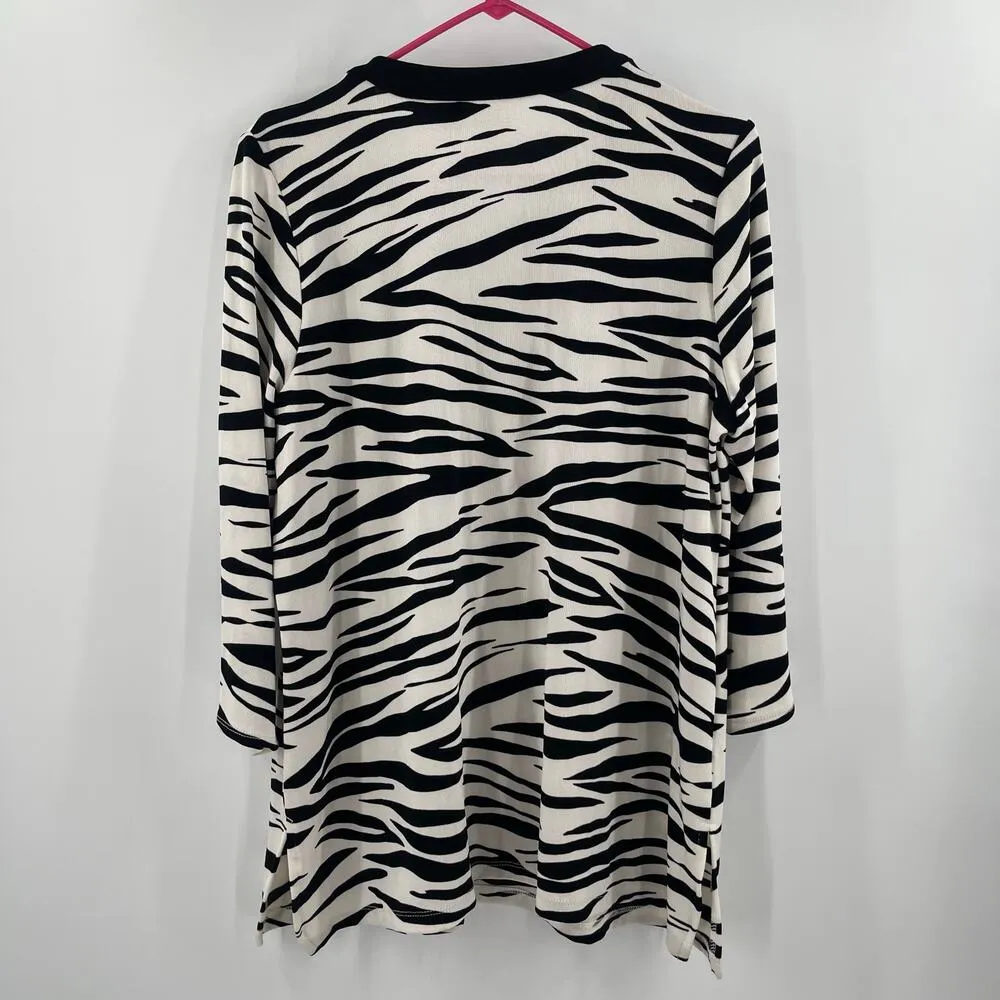 CHICO'S Travelers Top Size 2 (US 12/14) Classic Zebra Print Split-Neck Vacation - Image 3
