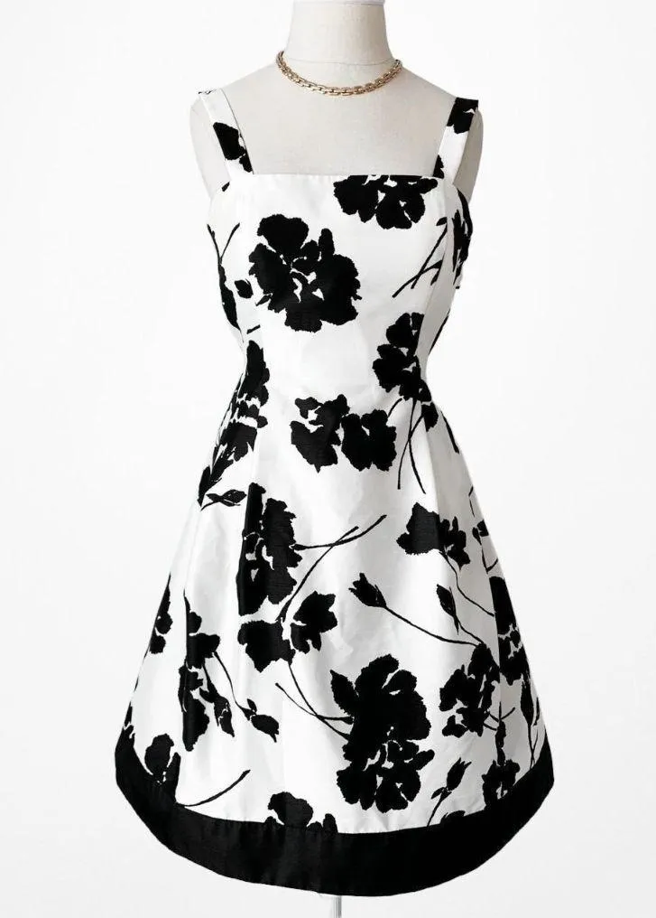 Jessica Howard Black White Pleated Flared Knee Length Formal Dress Size 4P/M - Image 3