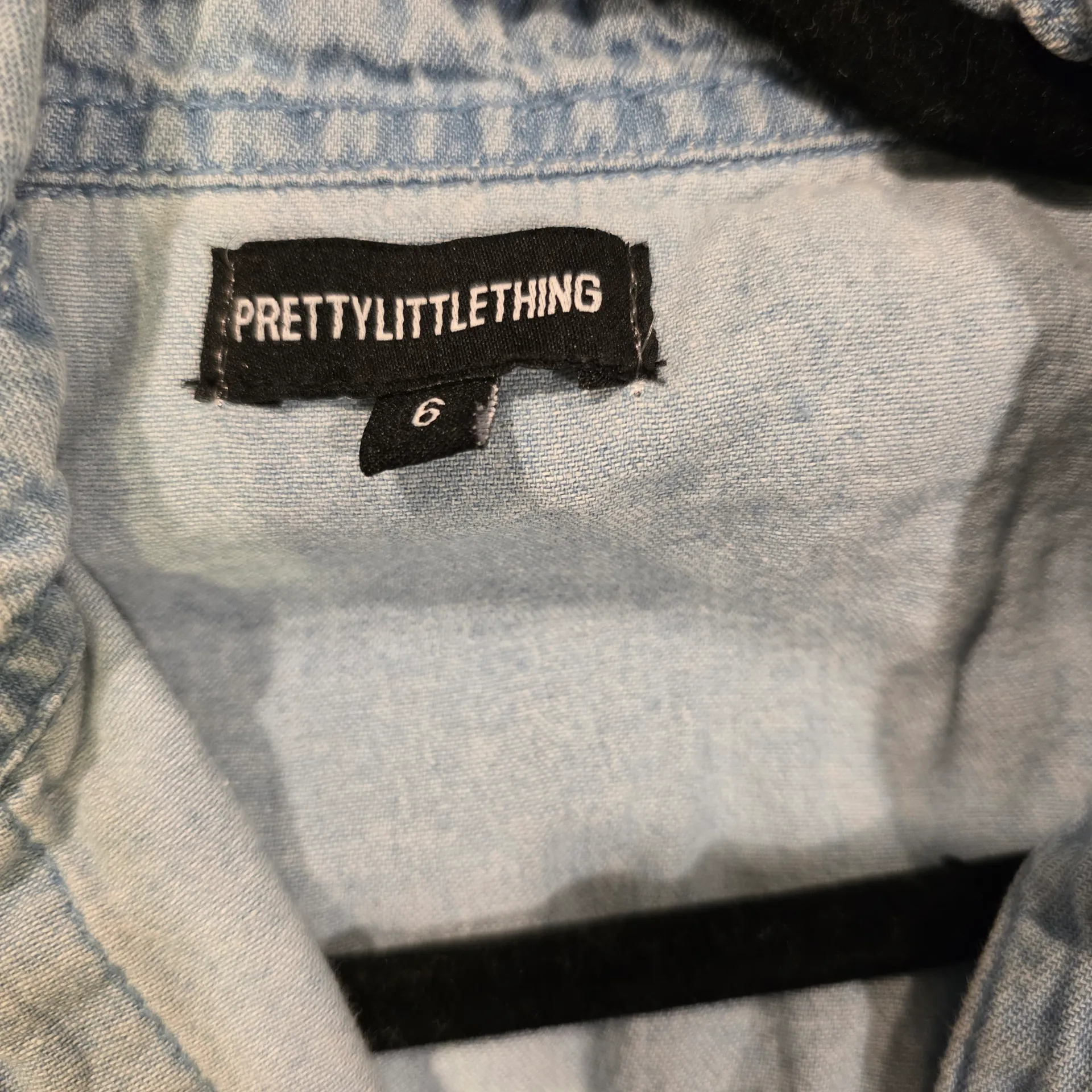 PrettyLittleThing Light Blue Denim Shirt - Image 3