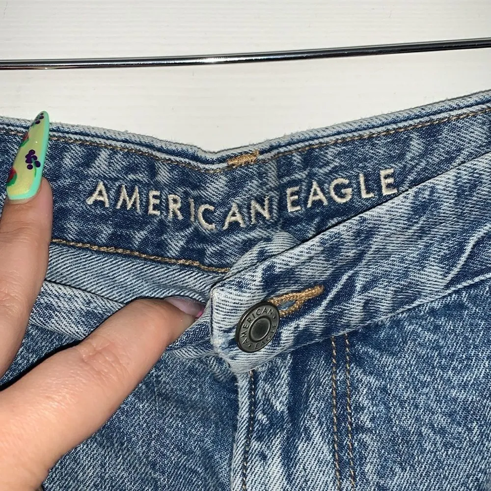 American Eagle Curvy Mom Jeans - Image 3