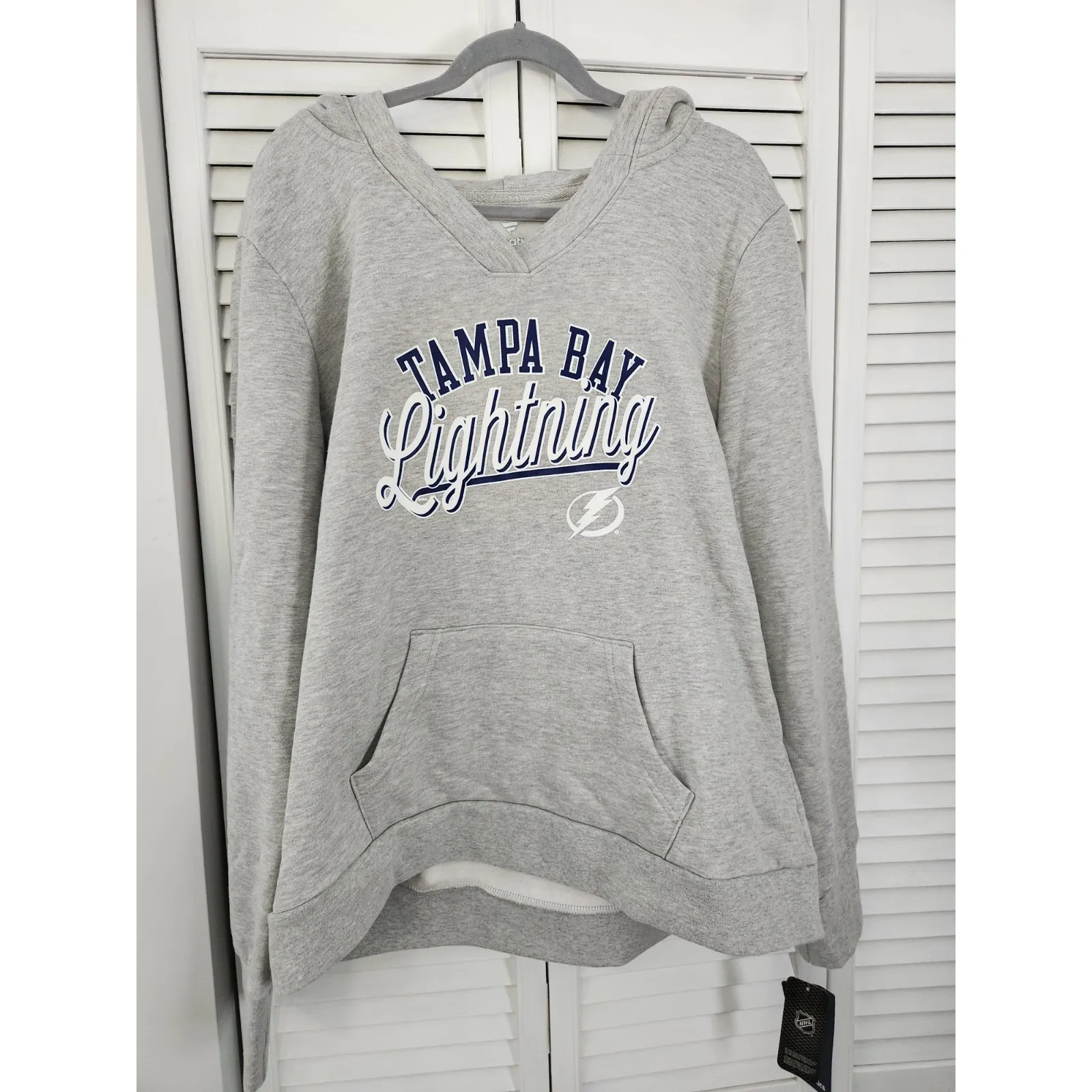 Womens 2XL‎ Tampa Bay Lightning Hockey V-Neck Pullover Sweatshirt Hoodie Jacket - Image 2