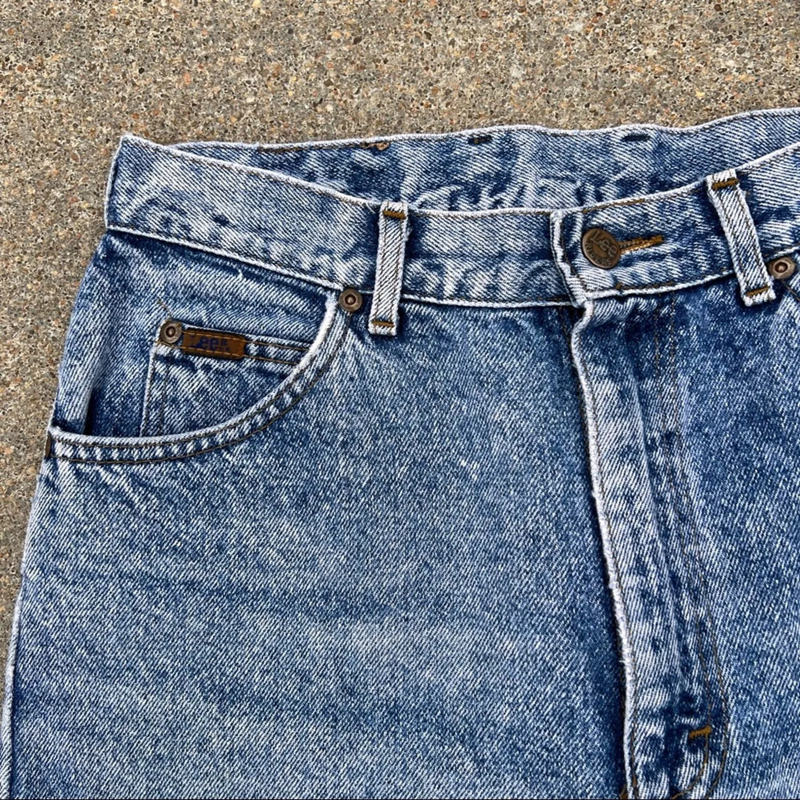 Vintage 80s Lee Stonewashed acid washed high rise wedgy fit taper leg mom jeans Blue Size 28 - Image 5