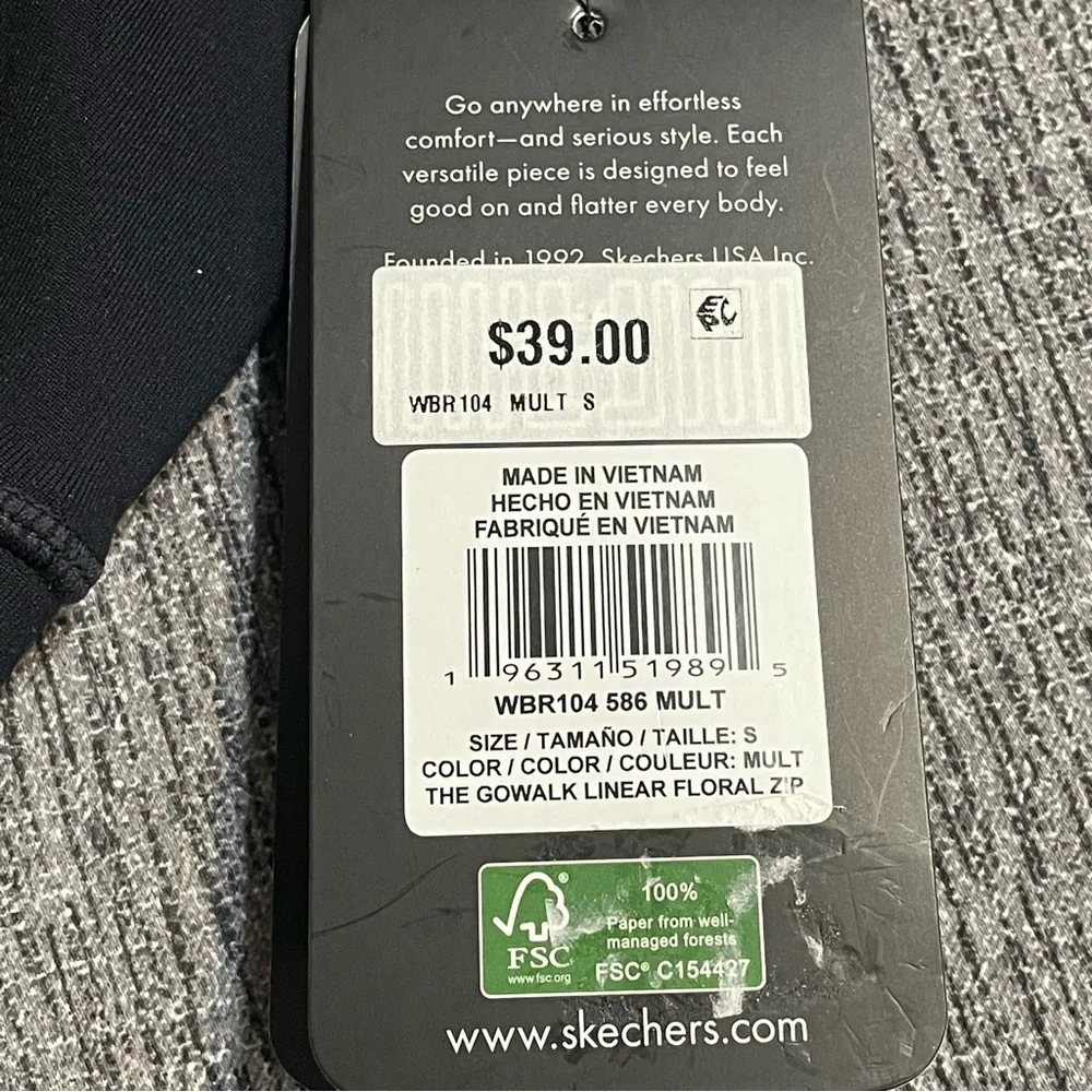 Skechers GOWALK Linear Floral Front Zip Bra - Image 14