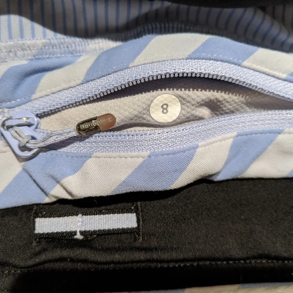 Lululemon Shorts 8 blue |black with a back pocket - Image 3