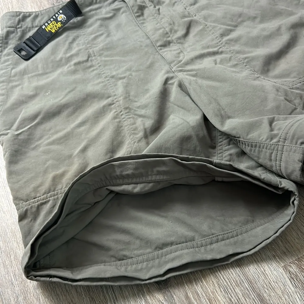 Mountain Hard Wear Olive Green Shorts Size 12 - Image 7