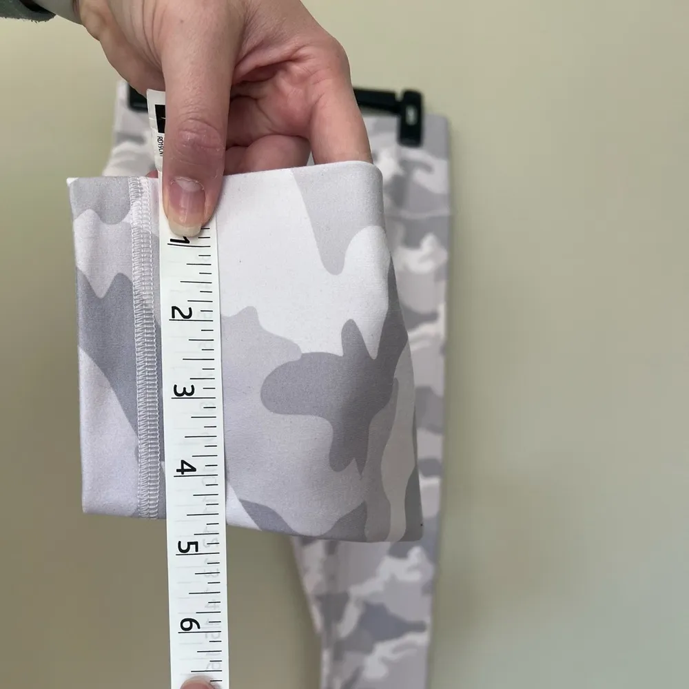 Camo Print Leggings NWOT - Image 6