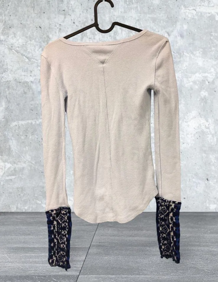 WE THE FREE‎  people SZ XS BLUE WAFFLE KNIT V-NECK SWEATER CUFF SLEEVE BOHO TOP - Image 4