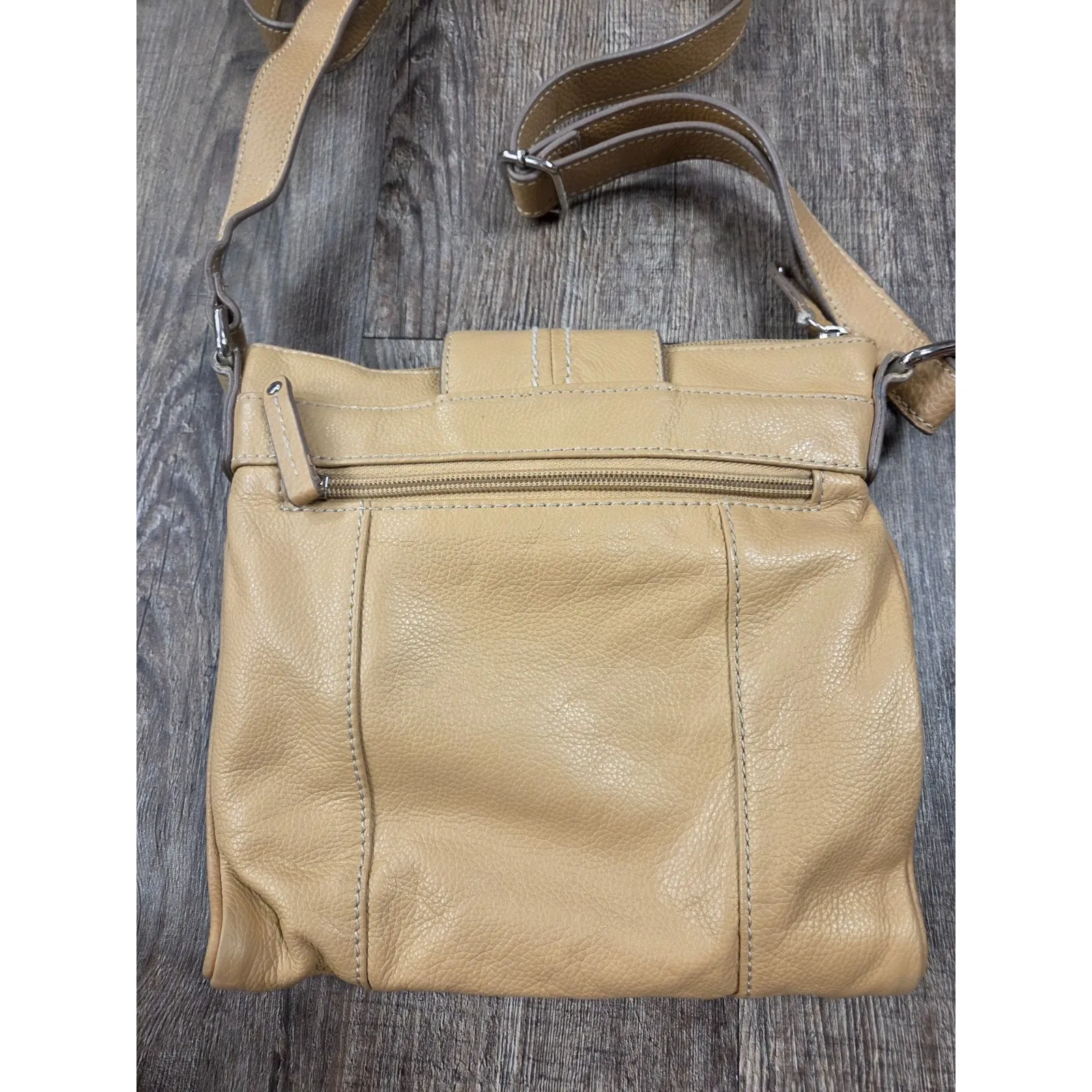 Tignanello Crossbody Leather Handbag Purse Vintage Cream/Brown - Image 4