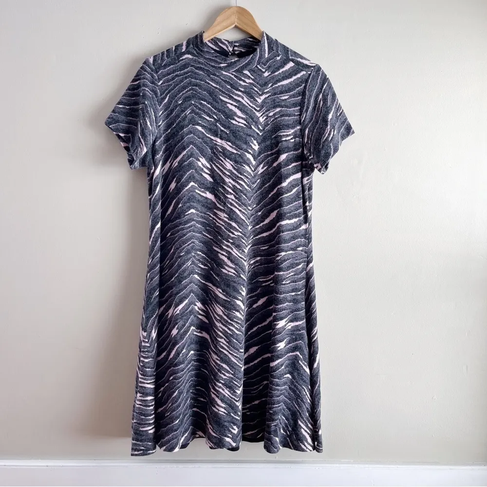 Torrid Dark Grey & Pink Zebra Hacci‎ Mock Neck Trapeze Dress, Size 1X - Image 2