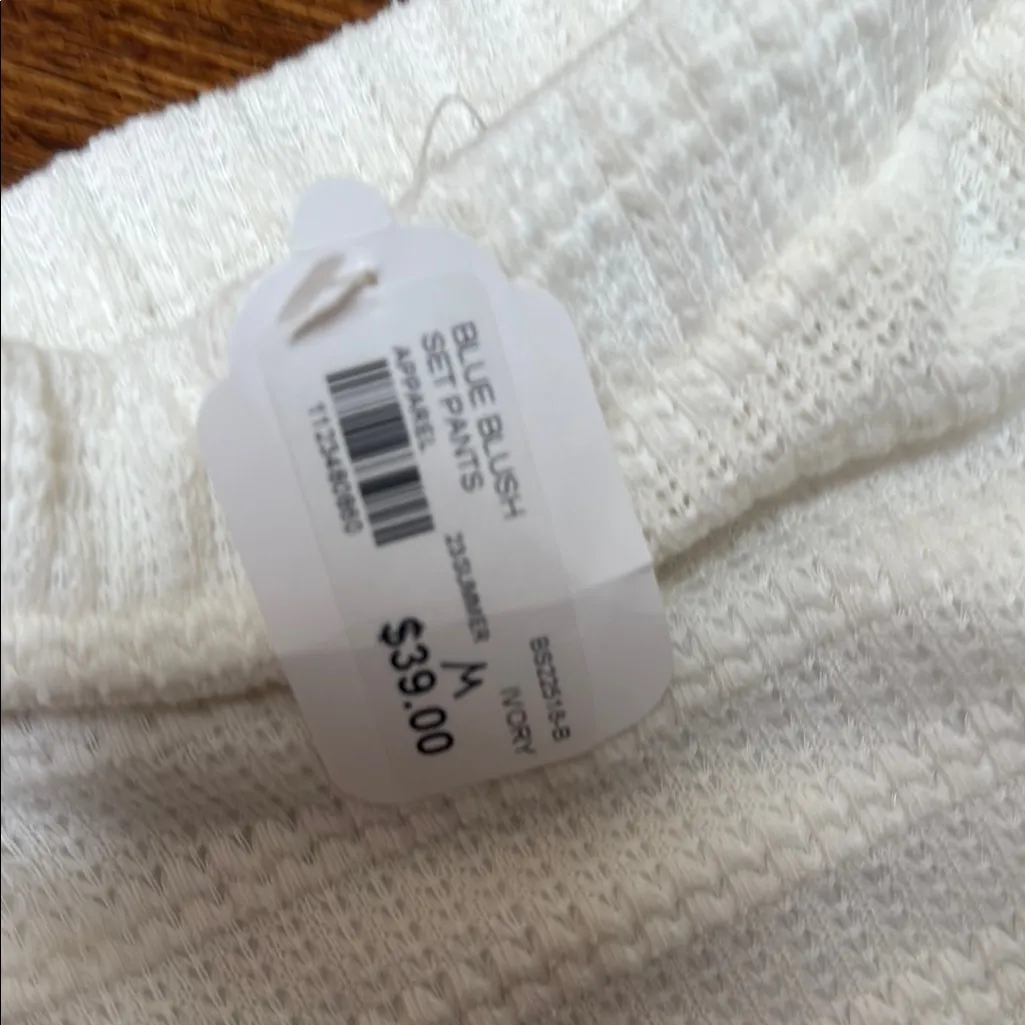 White crochet beach Top and Pants Set - Image 9