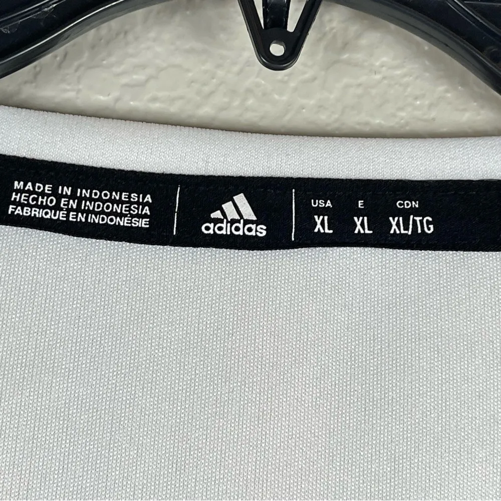 Adidas T- shirt SZ XL - Image 7