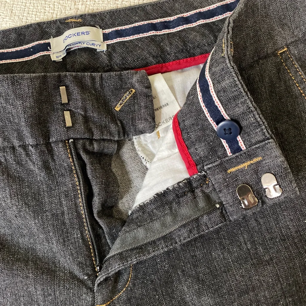 Dockers Women’s Khaki Pants Size 12 Medium Low Rise Slightly Curvy Fit - Image 7