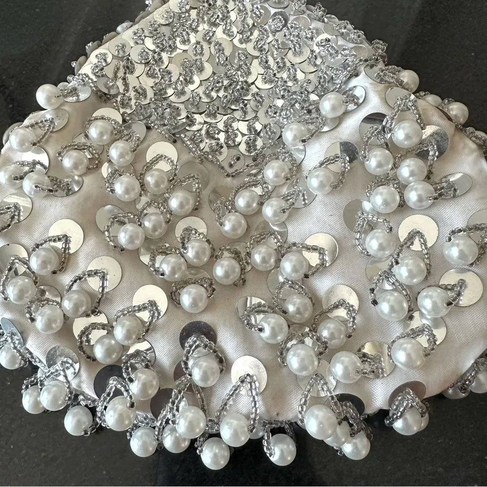 Vintage Partners By Mervyns Pearl Beaded Iridescent Kiss Lock White Silver - Image 6