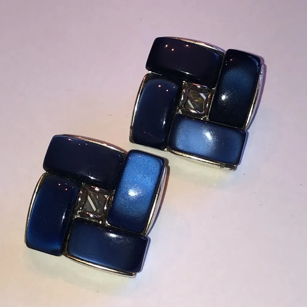 Lisner Vintage Thermoset Navy Blue and Silver Tone Retro Boho Geometric Earrings - Image 2