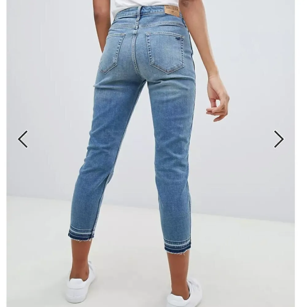 Hollister  Girlfriend High Rise Jean Medium Wash - Image 2