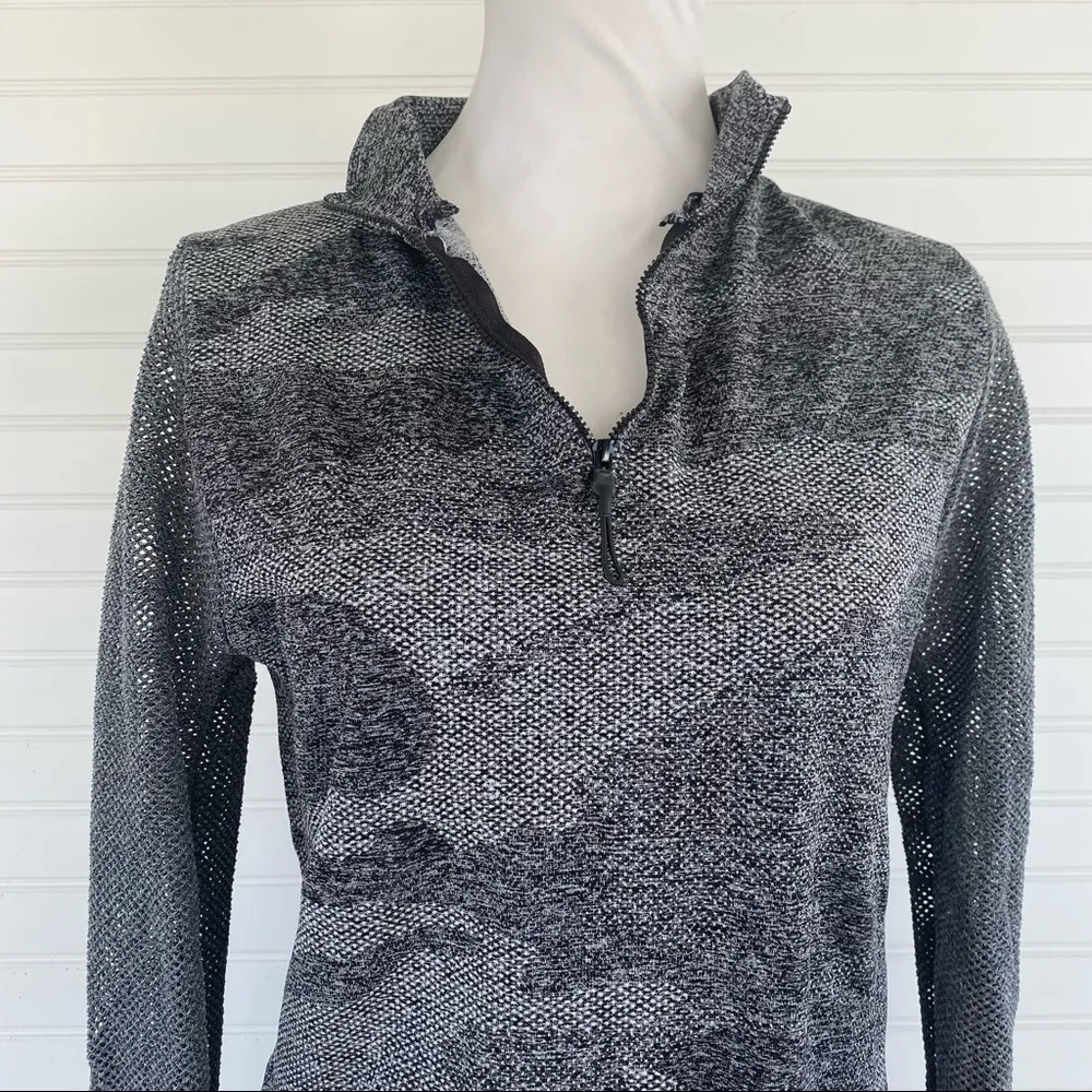 Activewear Stretch jacket Size Large - Image 6