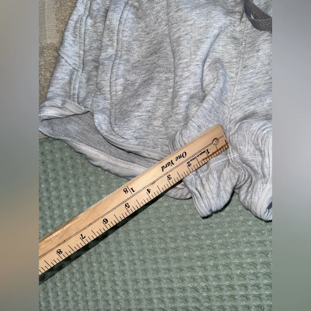 Lululemon Hit Reset Short *3"
Heathered Vapor size 8 - Image 2