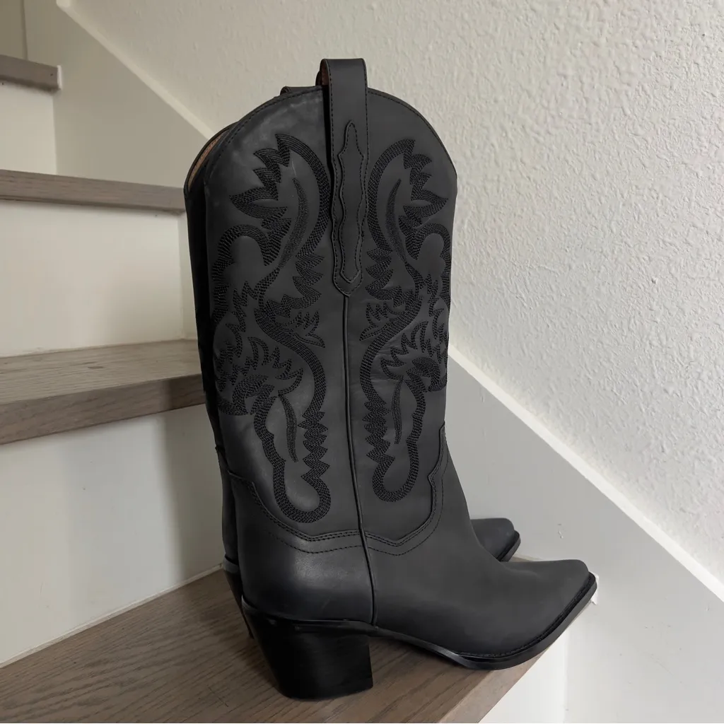 NWOB Jeffrey Campbell Dagget Western Cowboy Boots in Black - Image 3