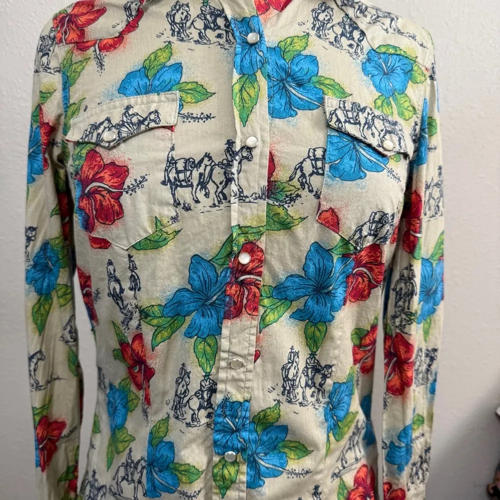 Women's Roper Shirt, S, Beige and Blue Floral - Image 5